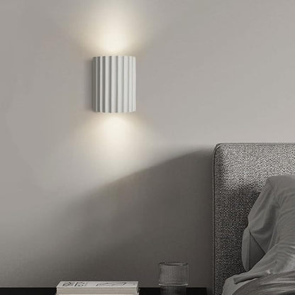 WDDJP Modern Terracotta Ribbed Up Down Wall Sconce Fluted Cylinder Minimalist Indoor Wall Mounted Light Fixture for Bedroom Living Room Hallway(Blanc)