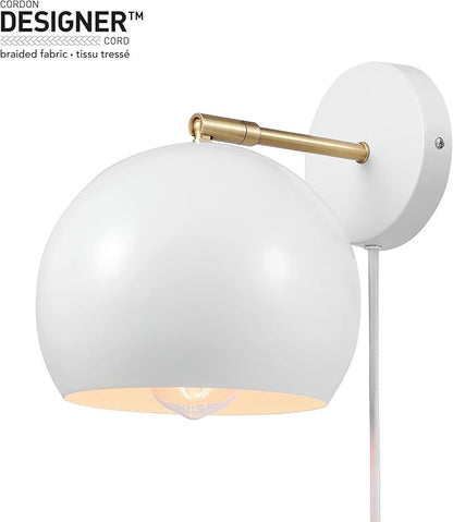 Globe Electric 52077 1-Light Plug-in or Hardwire Wall Sconce, Matte White, Brass Accent Arm, Modern Wall Light for Apartments or Renters, Bedroom, Dining or Living Room Lighting, Home Decor