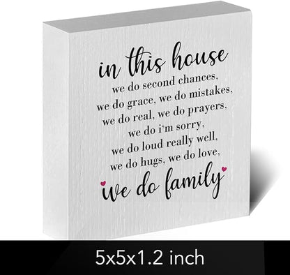 Family Artwork Wood Box Sign Rustic Farmhouse Style in This House We Do Second Chances Wood Block Plaque 5 X 5 Inches Home Living Room Bedroom Desk Sign Decor for Presents