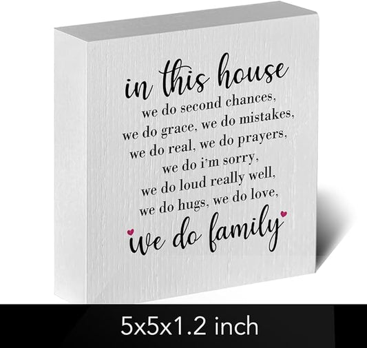 Family Artwork Wood Box Sign Rustic Farmhouse Style in This House We Do Second Chances Wood Block Plaque 5 X 5 Inches Home Living Room Bedroom Desk Sign Decor for Presents