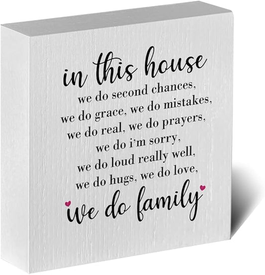 Family Artwork Wood Box Sign Rustic Farmhouse Style in This House We Do Second Chances Wood Block Plaque 5 X 5 Inches Home Living Room Bedroom Desk Sign Decor for Presents