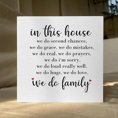 Family Artwork Wood Box Sign Rustic Farmhouse Style in This House We Do Second Chances Wood Block Plaque 5 X 5 Inches Home Living Room Bedroom Desk Sign Decor for Presents