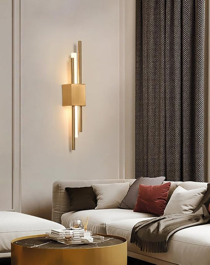 Modern Golden LED Wall Sconce, Geometric Metal and Acrylic Vertical Wall Lamp, Minimalist LED Light for Bedroom, Living Room, Hallway – 8 W, 48 cm, 3 Light Tones (Gold-Right)