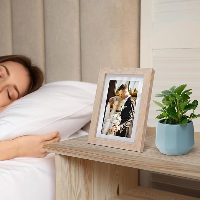 puthiac 4x6 Solid Oak Wood Picture Frame, Fits 3x5 with Mat or 4x6 Without Mat, Wall or Tabletop Display with Stand, Vertical or Horizontal, Plexi Front, 1 Pack, Natural Oak
